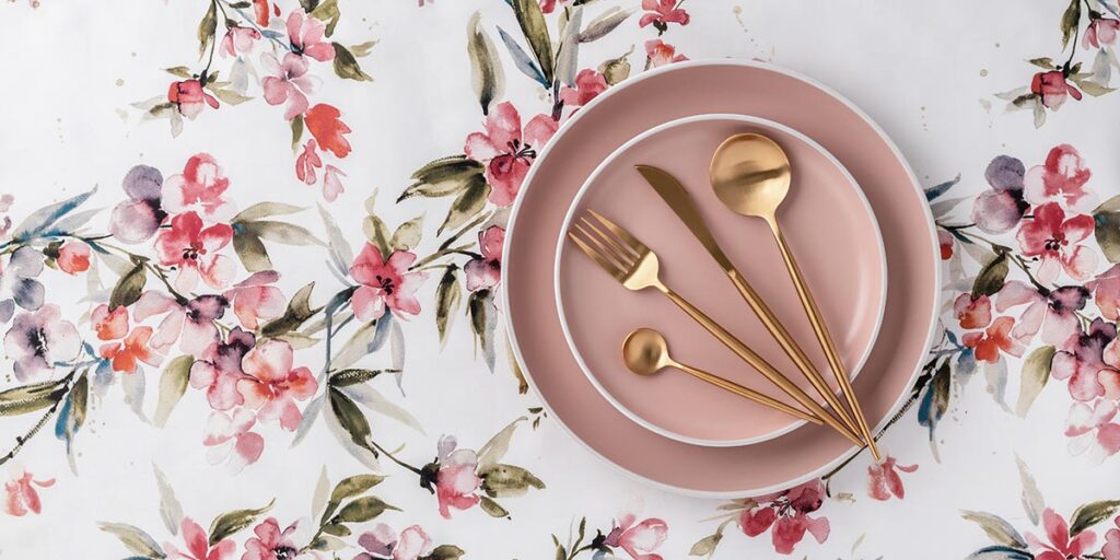 Marzo in tavola: tovaglie floreali