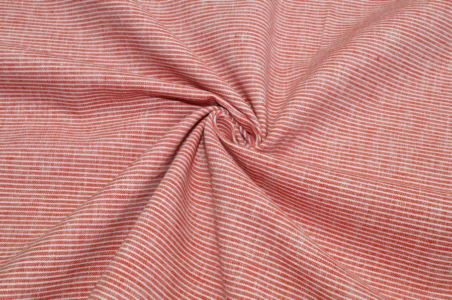 Tessuto leggero in misto lino con righine rosse strette, ideale per foderare internamente le borse mare.